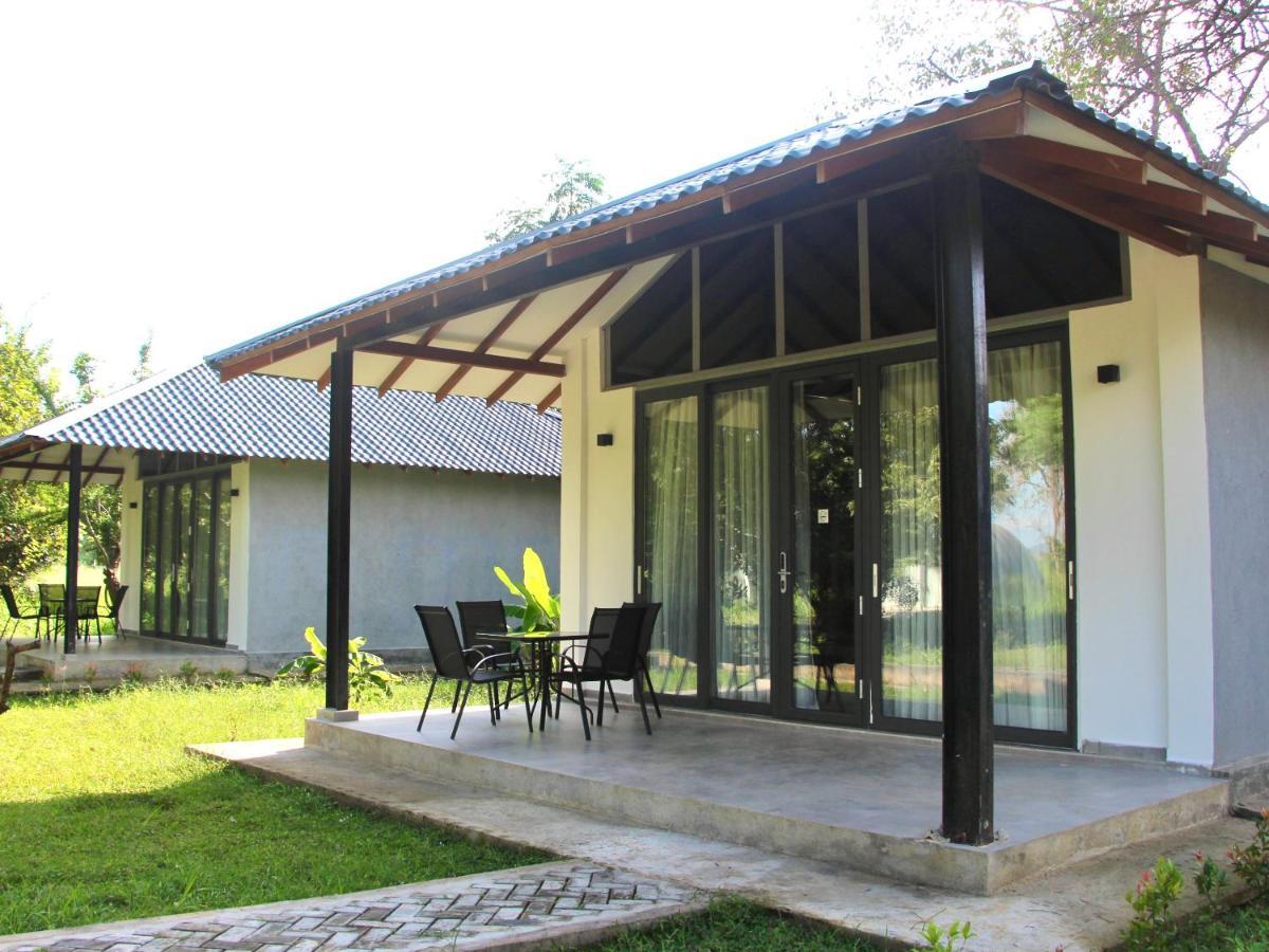 Nivadoo Resort 시기리야 외부 사진 The hotel's rooms