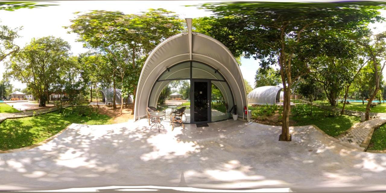 Nivadoo Resort 시기리야 외부 사진 The "Bubble"