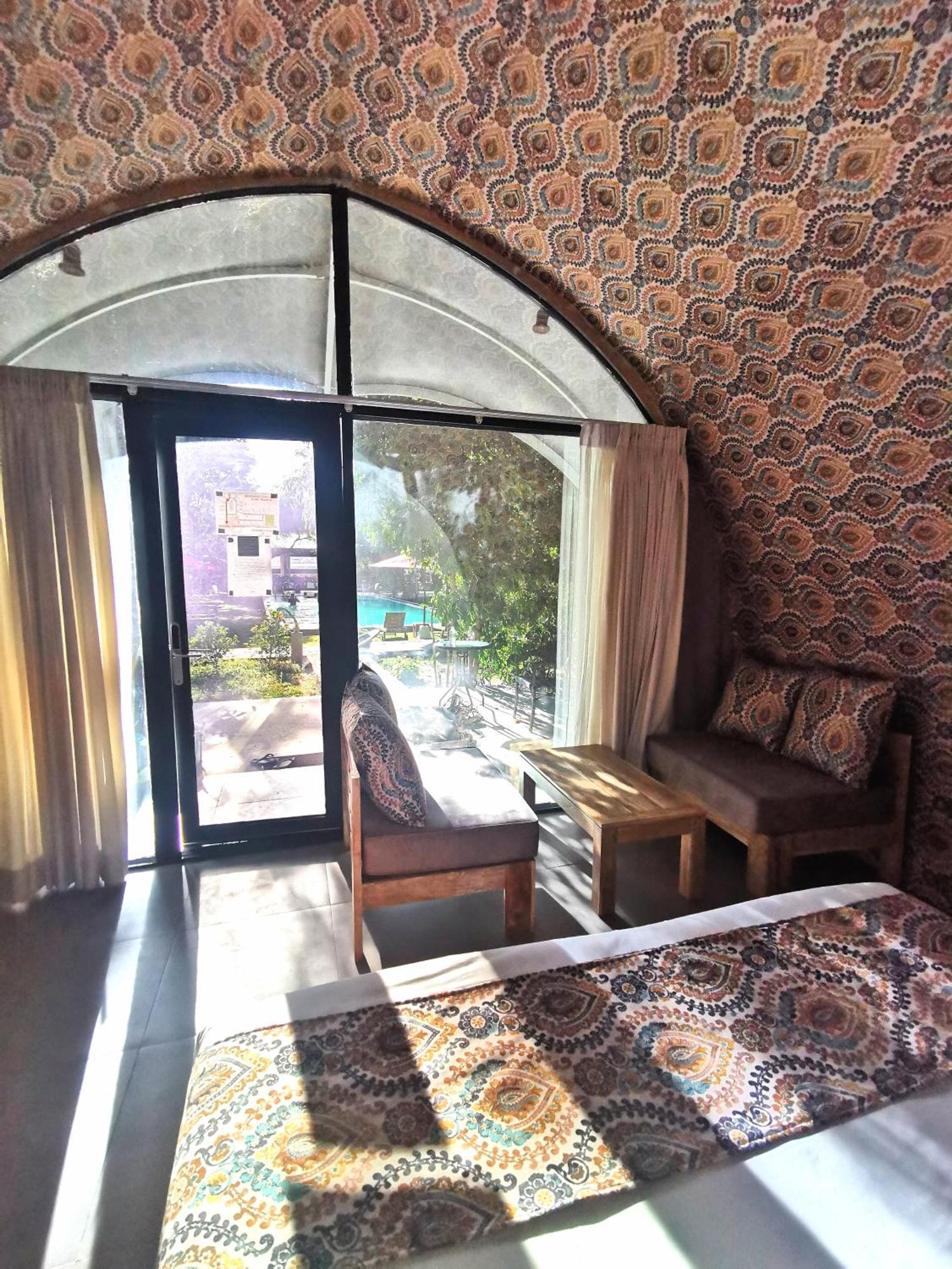 Nivadoo Resort 시기리야 외부 사진 A room at the hotel