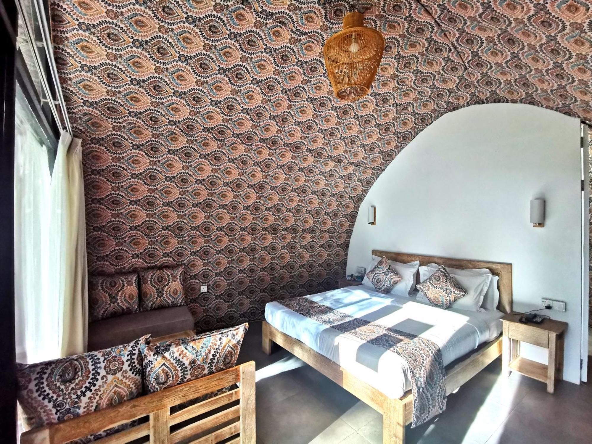 Nivadoo Resort 시기리야 외부 사진 A room at the hotel