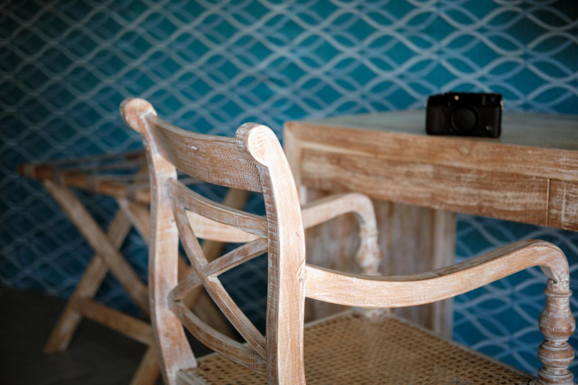 Nivadoo Resort 시기리야 객실 사진 A chair